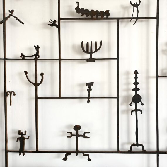 Image of a sculpture at Petroglyph creative studio in Northern California.